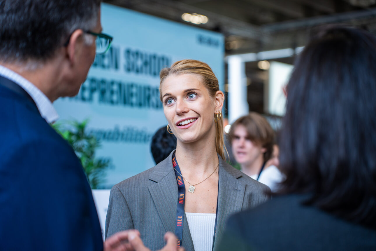 A women in conversation during TechBBQ